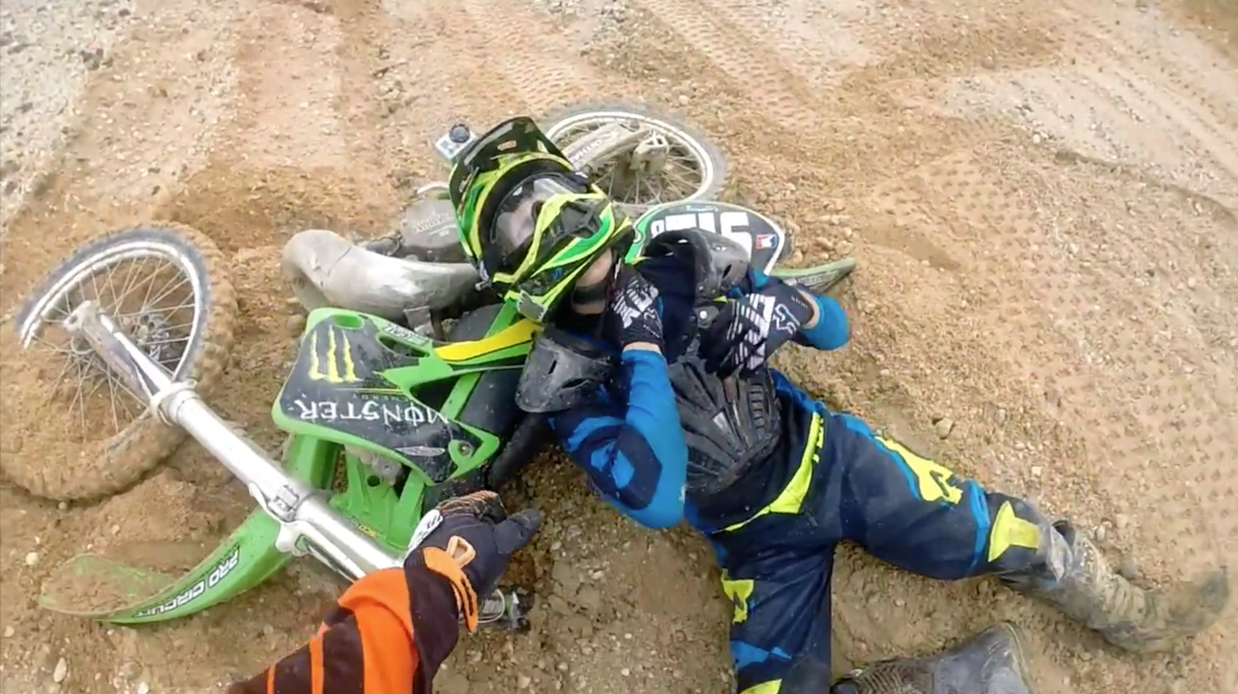 Funny and Brutal Dirt Bike Crashes 2016